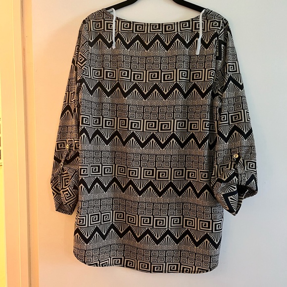 Geometric Print Blouse - Picture 2 of 2
